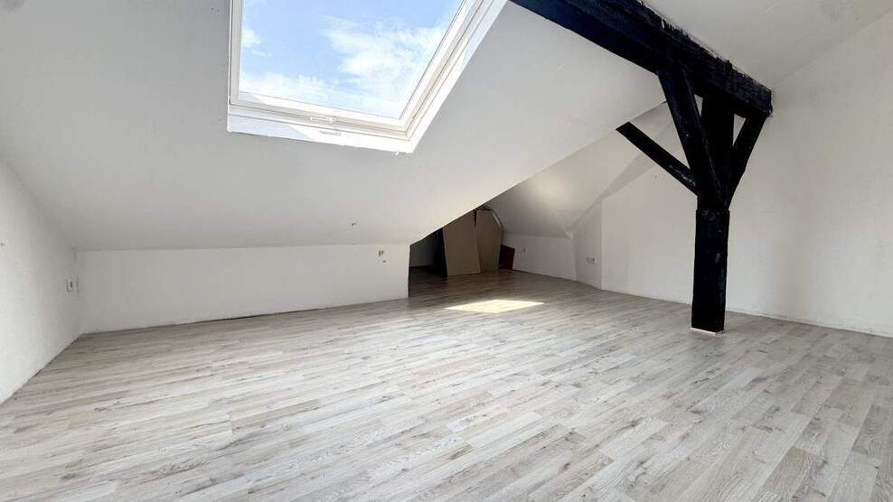 Jedem Kind ein eigenes Zimmer - charmante Maisonette mit Balkon. 5 zimmer