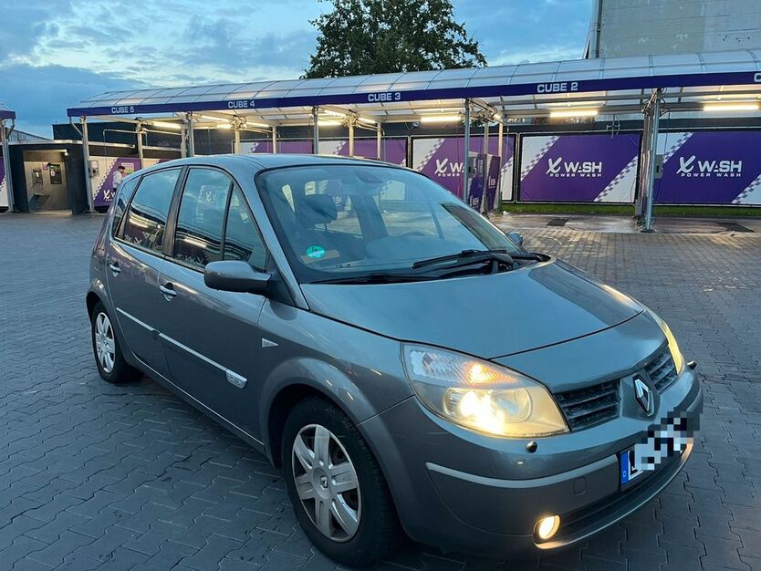 Renault Scenic 150.000 km 899 € Bochum 44809