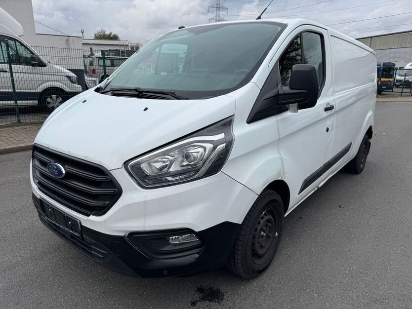 Ford Transit Custom 233.000 km 7.950 € Essen 45356