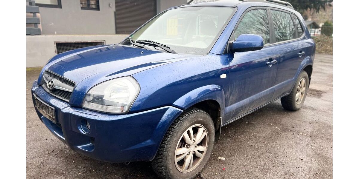 Hyundai TUCSON 112.000 km 2.650 &euro; Oberhausen 46045