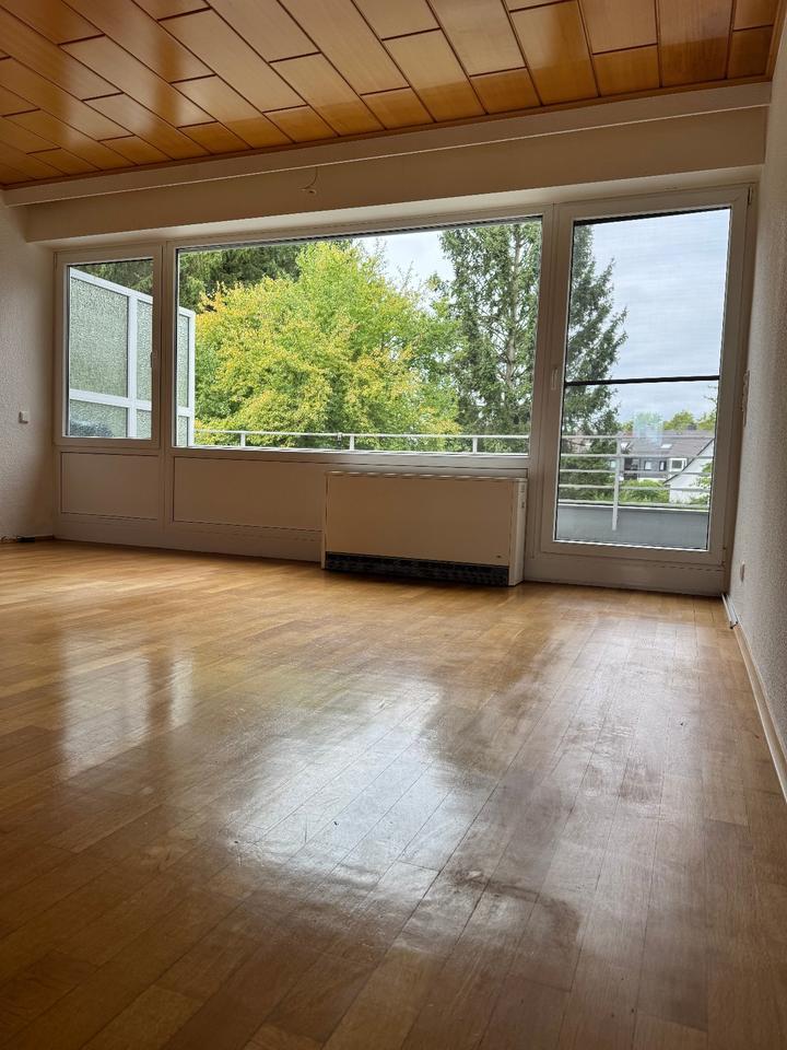 Helle Wohnung mit Balkon und Einbauküche in Mülheim a. d. Ruhr zimmer