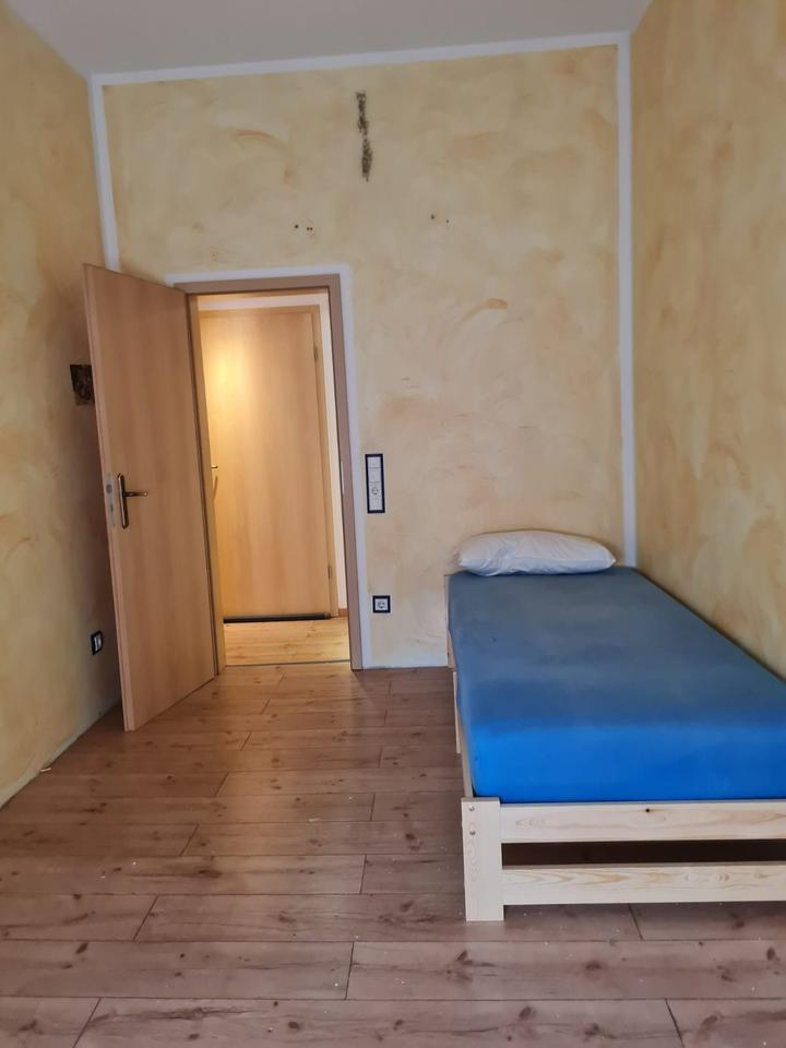 Wohnung oder WG für 3 Personen