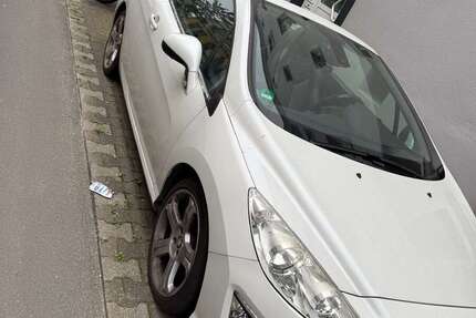 Peugeot 308 137.000 km 6.300 € essen 45144