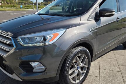 Ford Kuga 105.747 km 11.790 &euro; Dortmund 44263