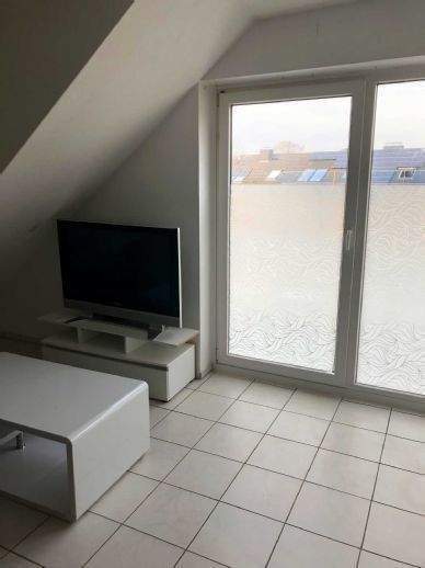 Perfekter Grundriss und Balkon! Vorteilhafte 2,5-Raum-Wohnung im 2.OG mit Küche und Fensterbad • 52m² Wfl. im gepflegten 6-Familien-Haus 2 zimmer