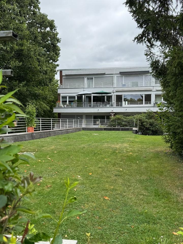 Helle Wohnung mit Balkon und Einbauküche in Mülheim a. d. Ruhr zimmer