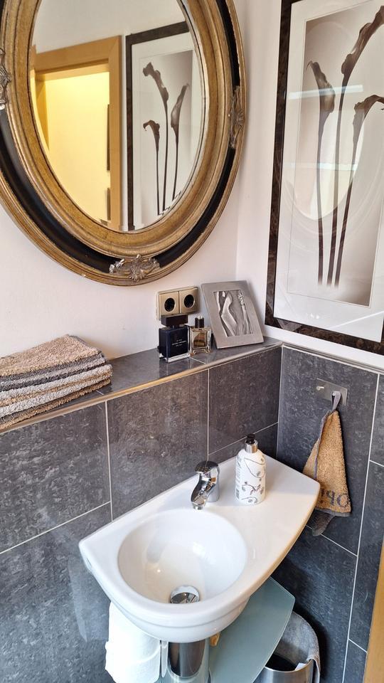 Ein Mehrfamilienhaus im Grünen von Welper, mit 3 Garagen zimmer