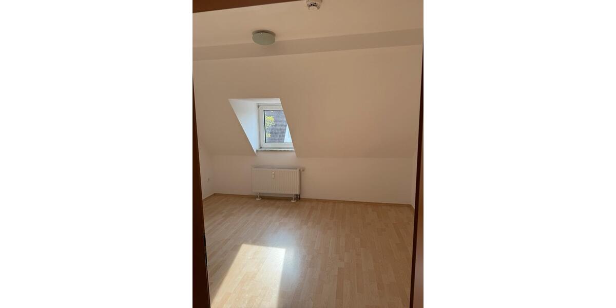 Dachgeschoßwohnung Dortmund Brackel - 3 Zimmer, 77 m&sup2;, 880&euro; | Angebot:26337597