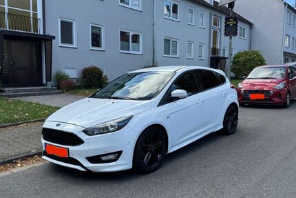 Ford Focus 99.491 km 13.999 € Gelsenkirchen 45886