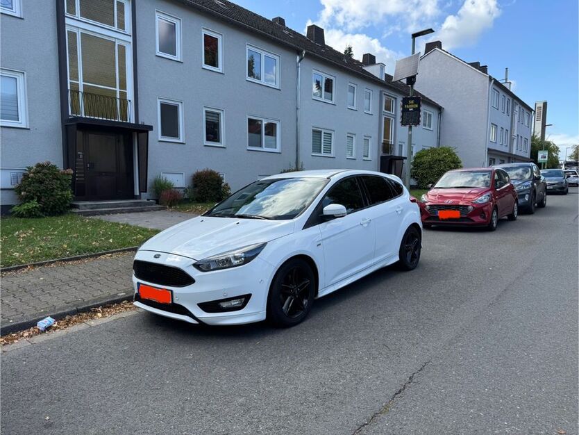 Ford Focus 99.491 km 13.999 € Gelsenkirchen 45886