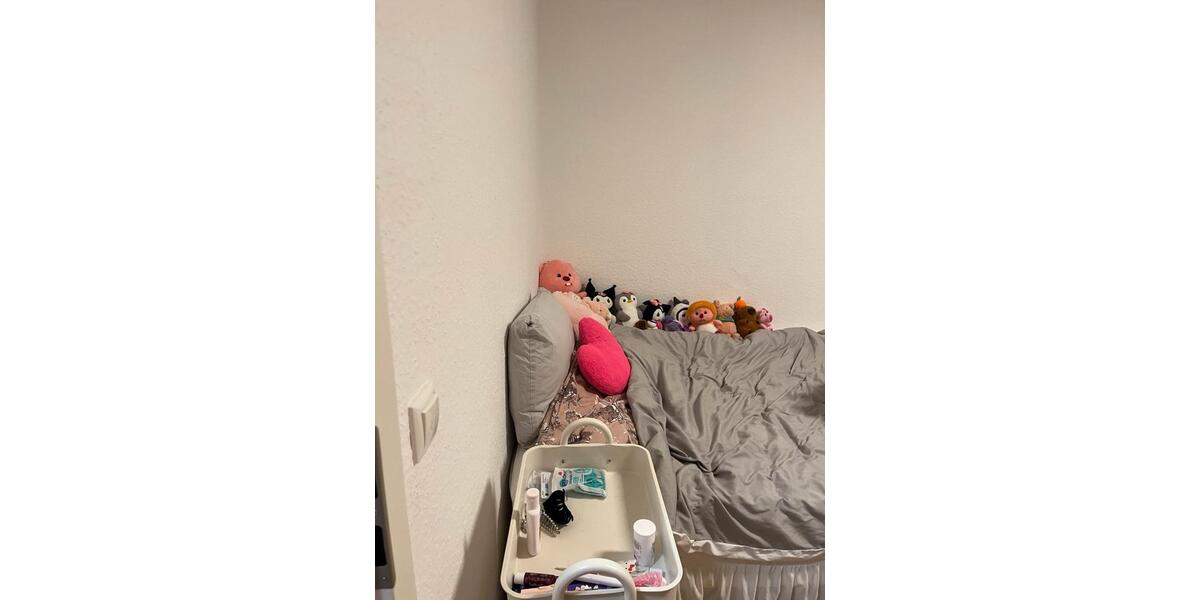 Erdgeschoßwohnung Essen Stadtbezirk VII - 4 Zimmer, 64 m&sup2;, 370&euro; | Angebot:26361256