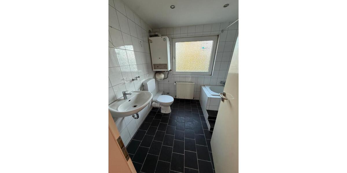 Dachgeschoßwohnung Essen Stadtbezirk V - 2 Zimmer, 70 m&sup2;, 750&euro; | Angebot:26301677