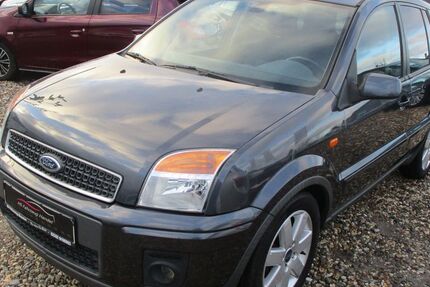 Ford Fusion 199.854 km 2.499 &euro; Selm 59379