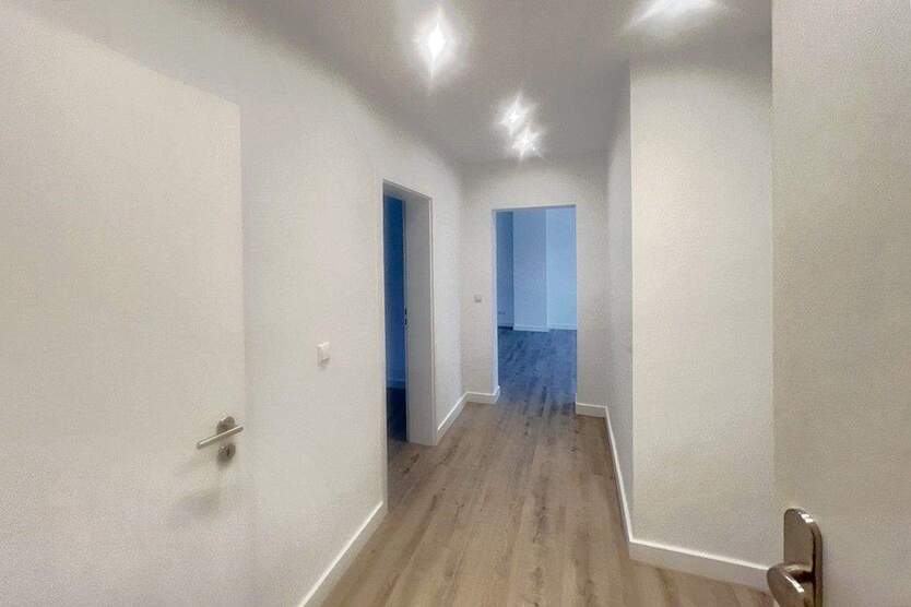 Dach-Schlösschen in Heisingen! Moderne 3½-R.-DG-Wohnung mit Balkon in ruhiger Seitenstraße 3 zimmer