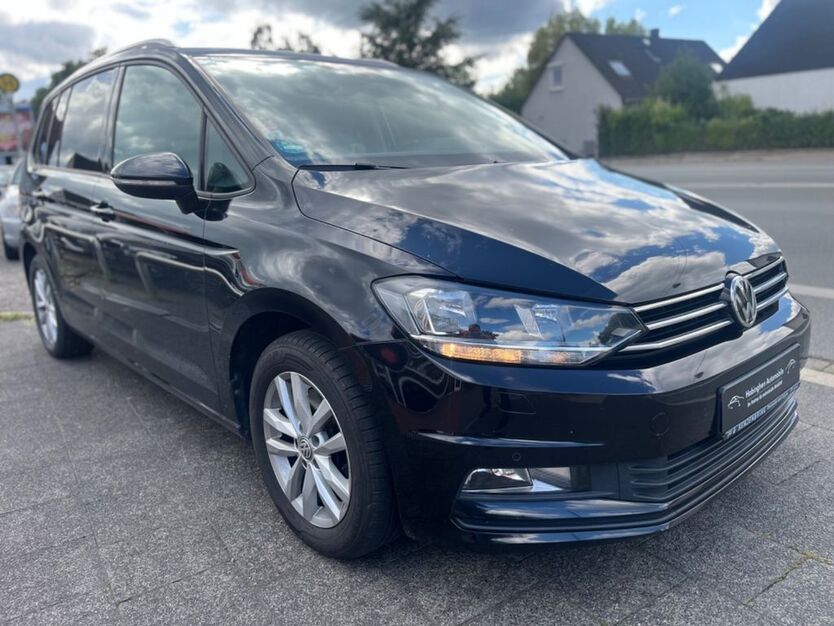 VW Touran 195.000 km 10.490 € Castrop Rauxel 44579