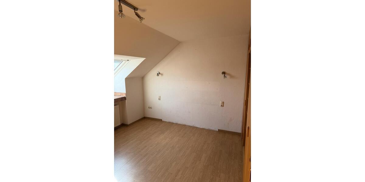 Dachgeschoßwohnung Dortmund Huckarde - 3 Zimmer, 82 m&sup2;, 195.000&euro; | Angebot:27075726