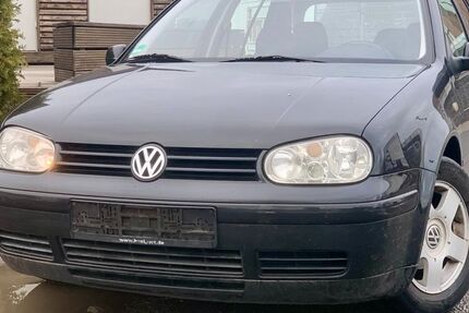 VW Golf 129.711 km 3.000 &euro; Gelsenkirchen 45884