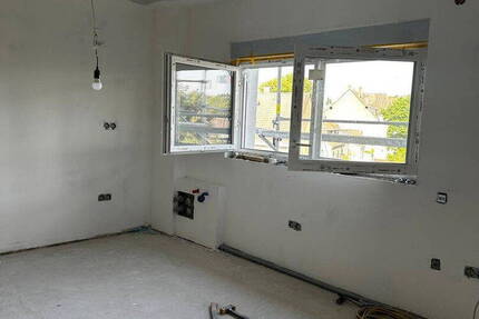 4 Zimmer-Wohnung mit Balkon, Barrierefrei, Aufzug, sowie mit günstigen Sonnen-Energie (A+)