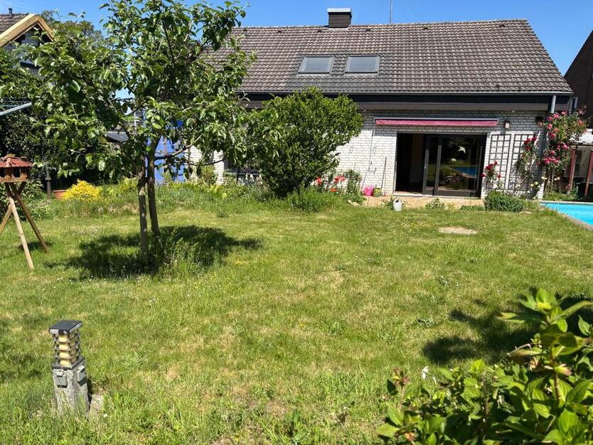 Ein- Zweifamilienhaus + Gewerbeeinheit + Pool - ländliche Lage zimmer