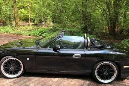 Mazda MX-5 153.000 km 10.850 € Oberhausen 46045