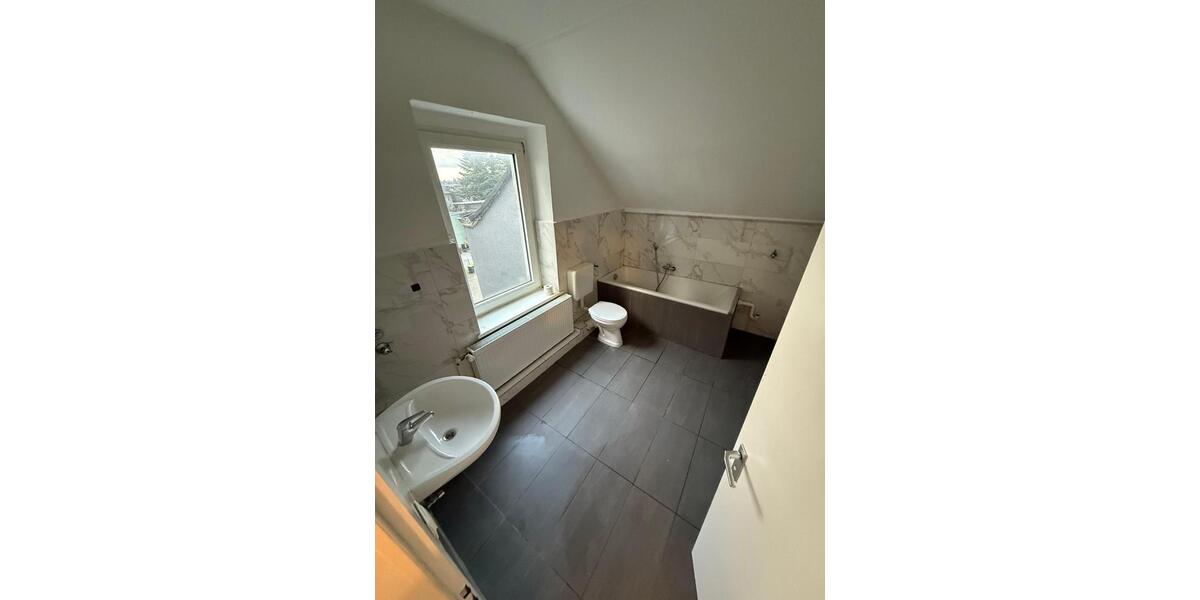 Dachgeschoßwohnung Gelsenkirchen Erle - 3.5 Zimmer, 75 m&sup2;, 600&euro; | Angebot:24658577