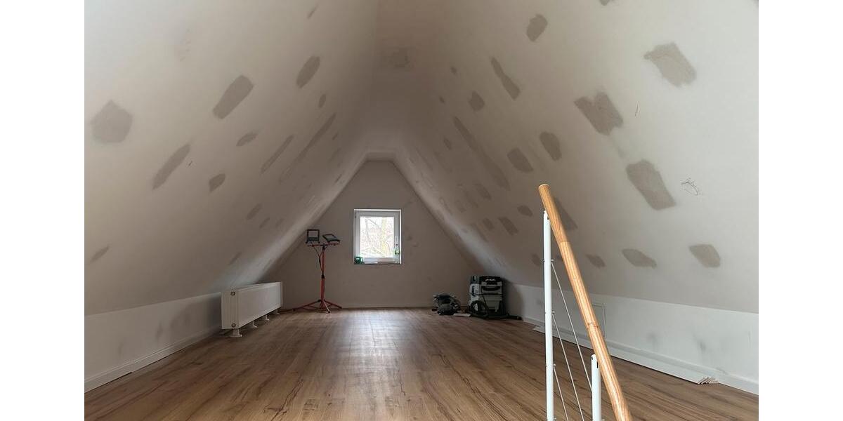 Dachgeschoßwohnung Oberhausen Alsfeld - 3.5 Zimmer, 83 m&sup2;, 908&euro; | Angebot:24631691