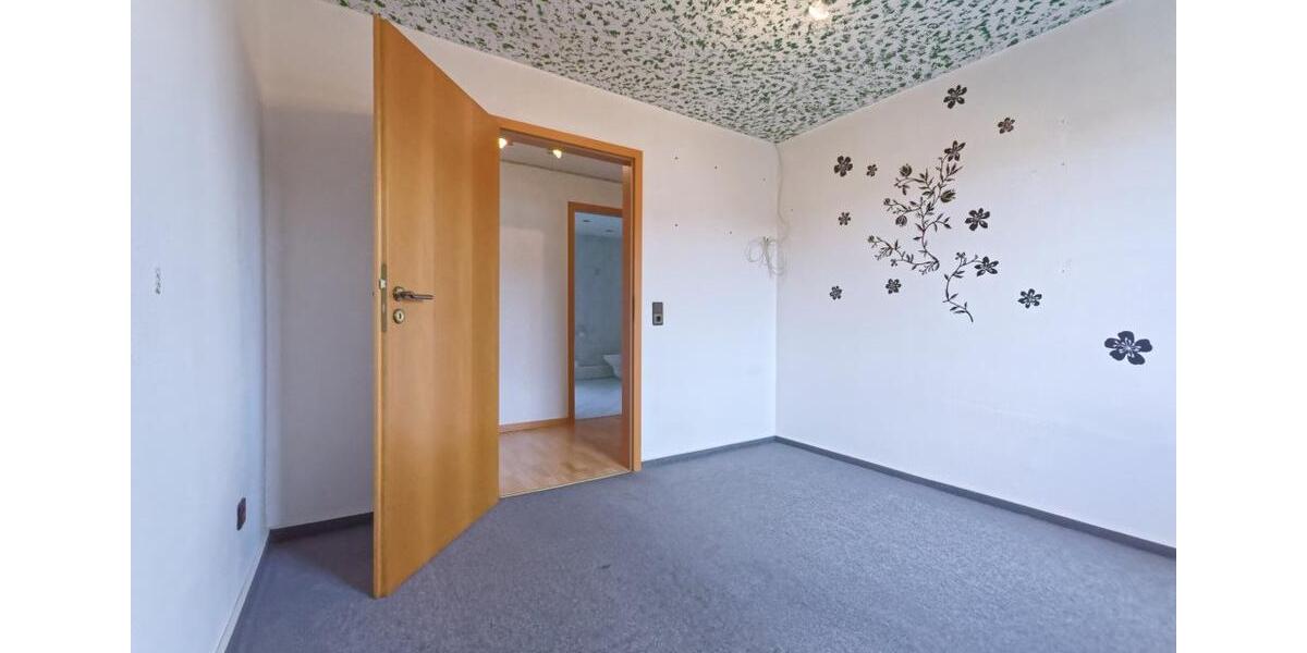 Dachgeschoßwohnung Oberhausen Biefang - 4 Zimmer, 96 m&sup2;, 239.000&euro; | Angebot:26940519