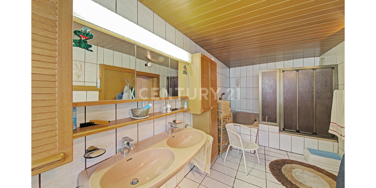 Aufgepasst! Entwicklungsfähiges Zinshaus mit angrenzendem Bau-Gewerbegrundstück - Mehrfamilienhaus, Wohnhaus Castrop-Rauxel Habinghorst Rauxel Habinghorst | Angebot:23544542