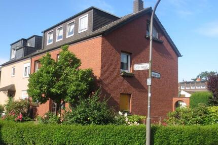 Zweifamilienhaus - ideal geeignet als Zweigenerationenhaus in RE zimmer