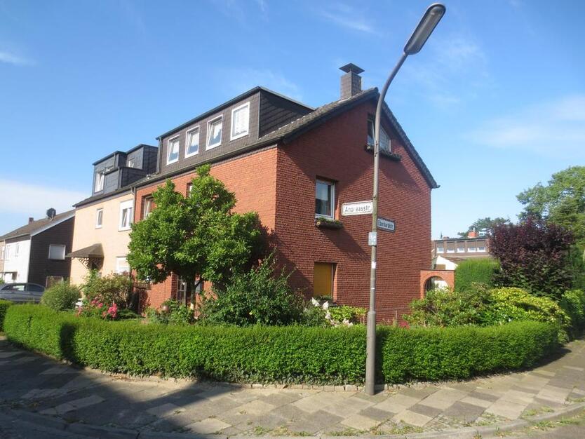 Zweifamilienhaus - ideal geeignet als Zweigenerationenhaus in RE zimmer