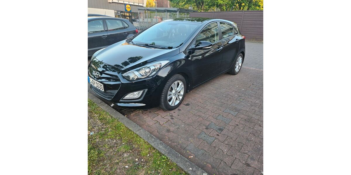 Hyundai i30 94.400 km 9.000 &euro; Essen 45326