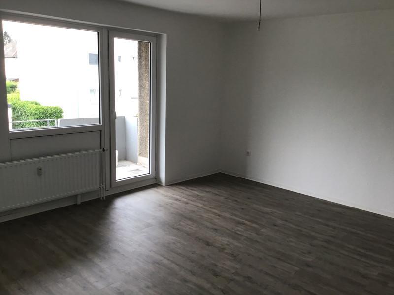 Miet mich - 3-Zi.-Whg. mit Balkon in GE-Erle zimmer