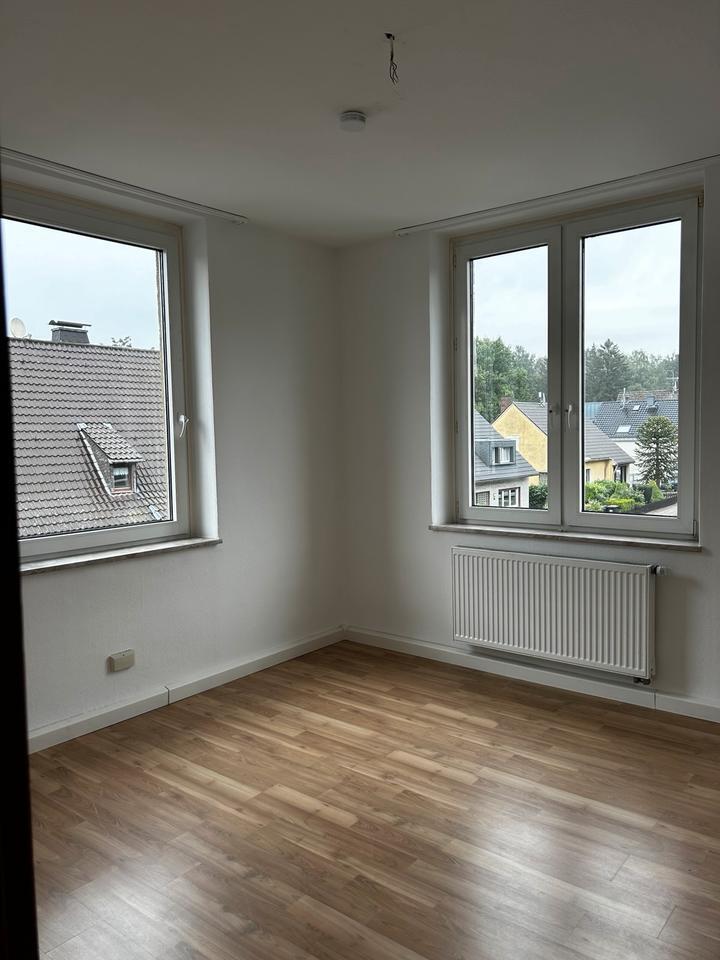 RENOVIERTE 3,5 RWG100qmWG GEEIGNET45359 ESSEN FRINTROP