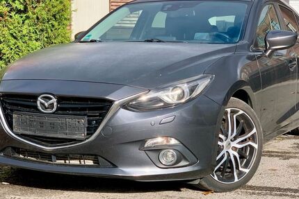 Mazda 3 151.691 km 8.000 &euro; Gelsenkirchen 45884