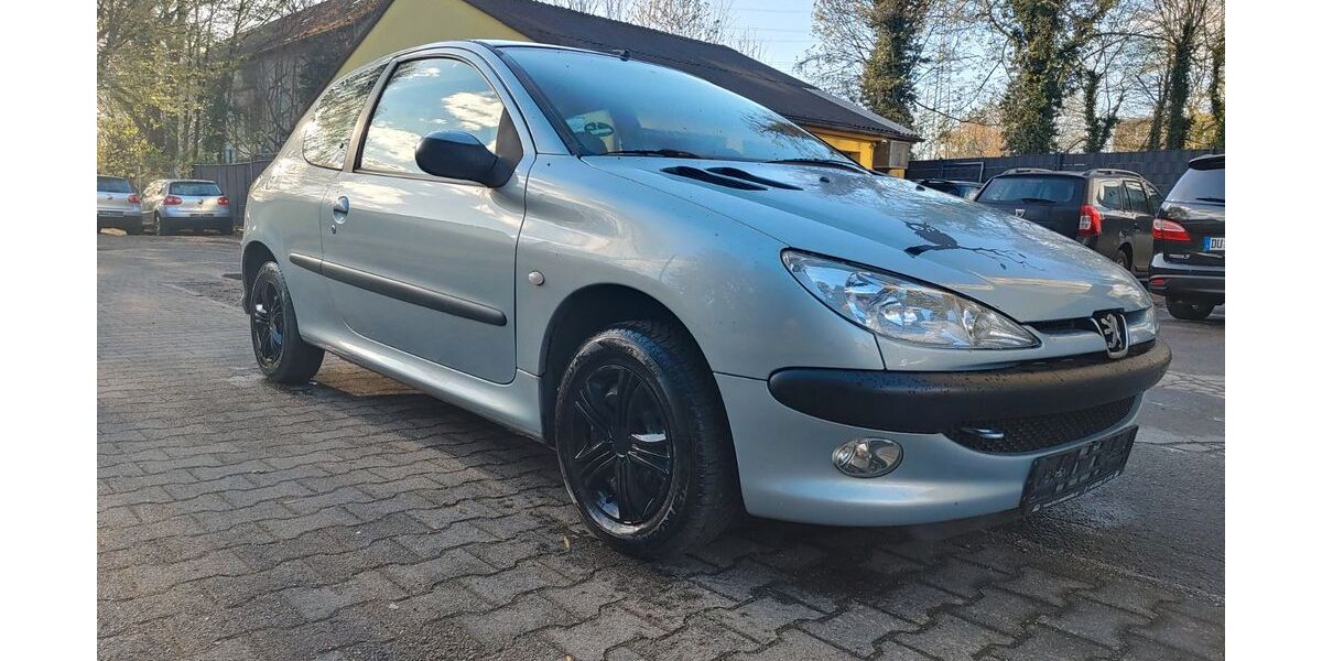 Peugeot 206 134.500 km 1.450 &euro; Essen 45326