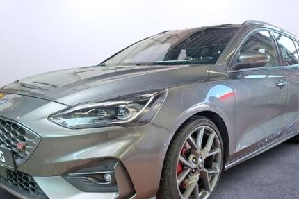 Ford Focus 67.270 km 23.990 &euro; Gelsenkirchen 45881