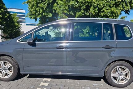 VW Touran 374.000 km 8.600 &euro; Essen 45277