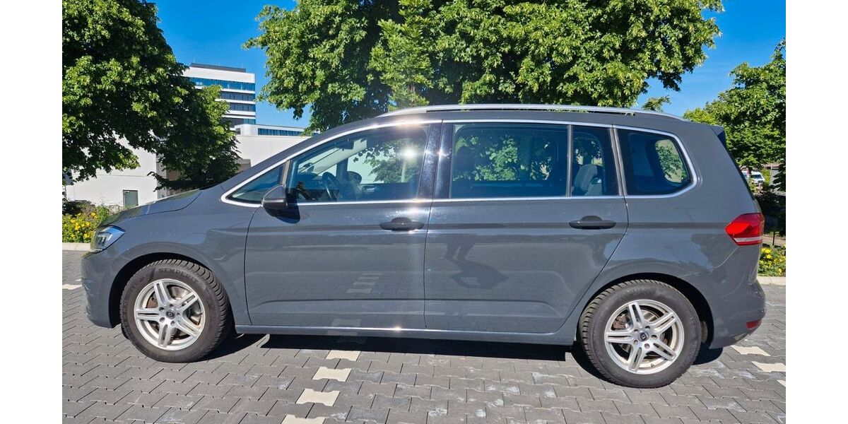 VW Touran 374.000 km 8.600 &euro; Essen 45277