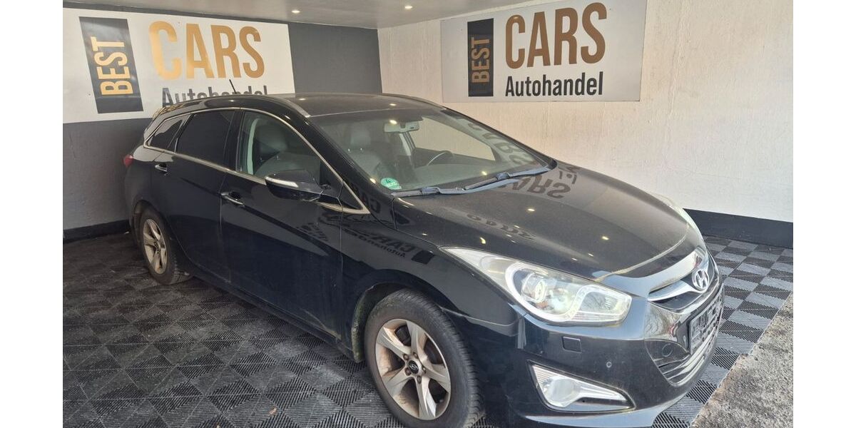 Hyundai i40 198.000 km 4.400 &euro; Bochum 44805