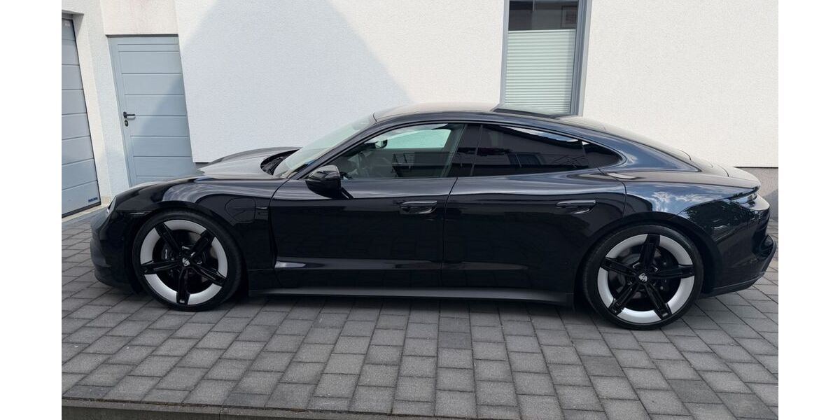 Porsche Taycan 45.000 km 82.000 &euro; Lünen 44532