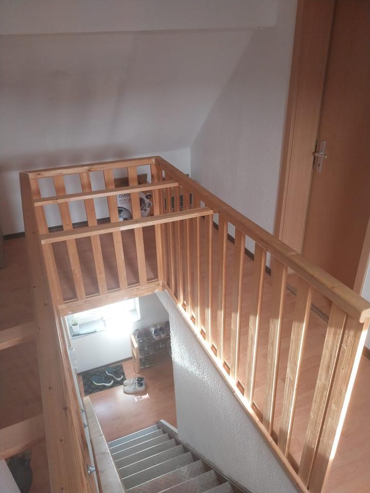 Schöne helle Dachgeschoßwohnung mit guter Anbindung