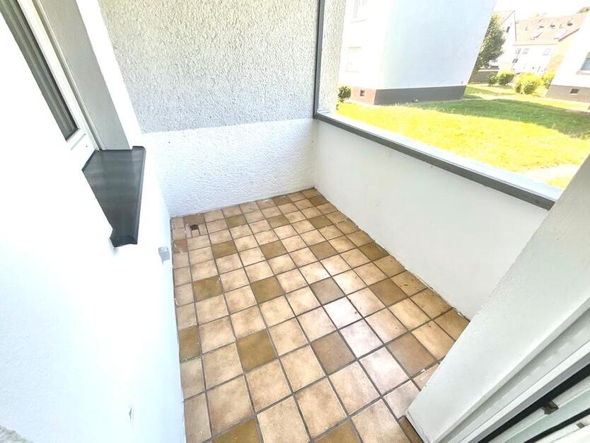 Schöne Erdgeschosswohnungwohnung mit 3 Zimmern und Balkon zimmer