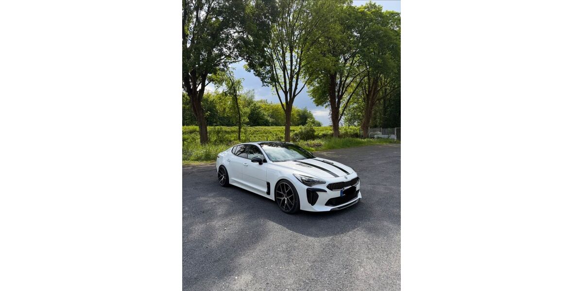 Kia Stinger 110.000 km 28.100 &euro; Selm 59379