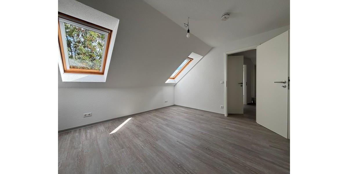 Dachgeschoßwohnung Dortmund Mengede - 3.5 Zimmer, 73 m&sup2;, 807&euro; | Angebot:26433754