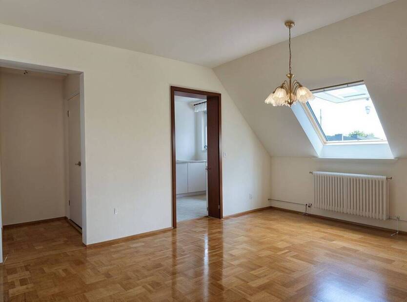 BESICHTIGUNGSSTOPP! Familien willkommen! Attraktive 4,5-Zimmer Wohnung mit Garage in Frohnhausen.