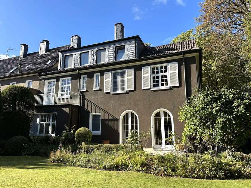 Haus zum Mieten in Gelsenkirchen 3.200 € 310 m² 12 zimmer