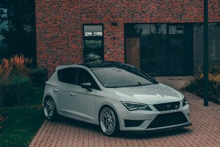 Seat Leon 121.404 km 21.999 &euro; Selm 59379