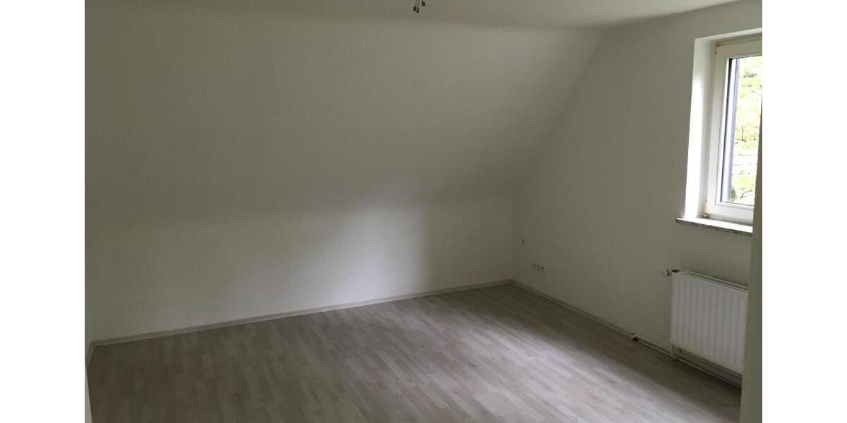 Dachgeschoßwohnung Gelsenkirchen Gelsenkirchen-Nord - 3 Zimmer, 60 m&sup2;, 419&euro; | Angebot:26422042