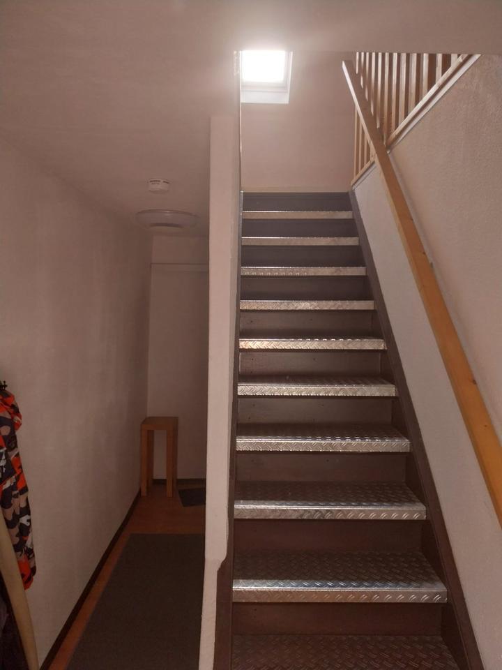 Schöne helle Dachgeschoßwohnung mit guter Anbindung