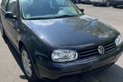VW Golf 110.000 km 2.499 &euro; Recklinghausen 45663